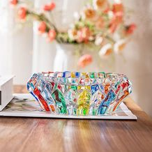 Eskuz margotutako beirazko produktuak